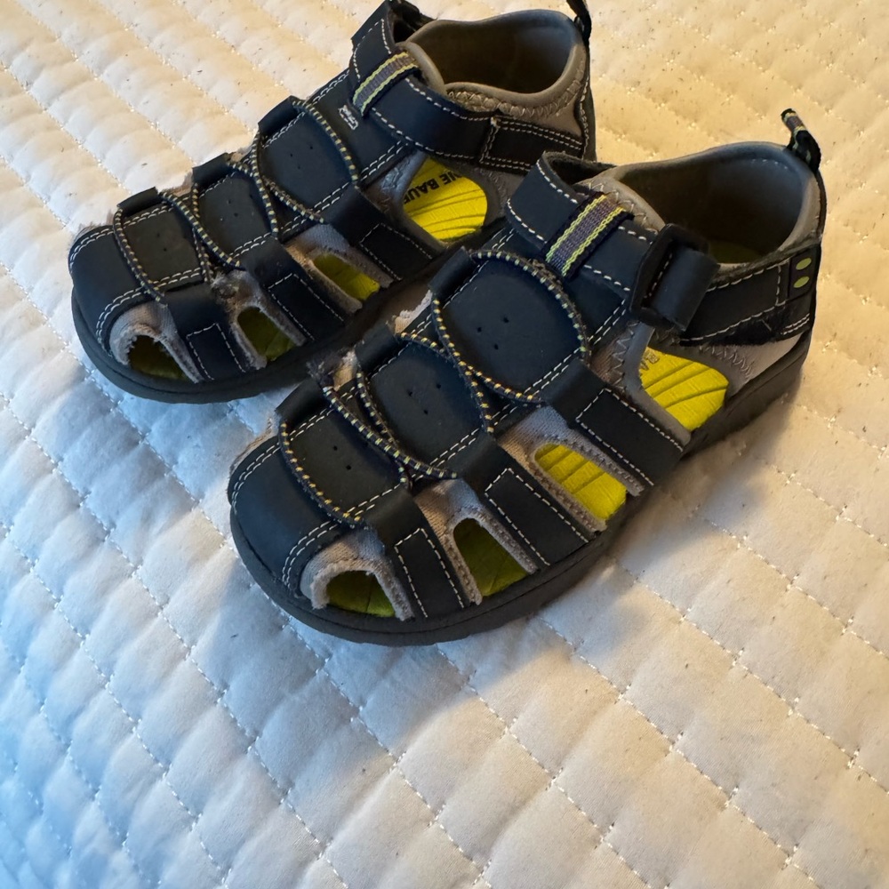 Eddie Bauer Kids Navy and Yellow Sandals